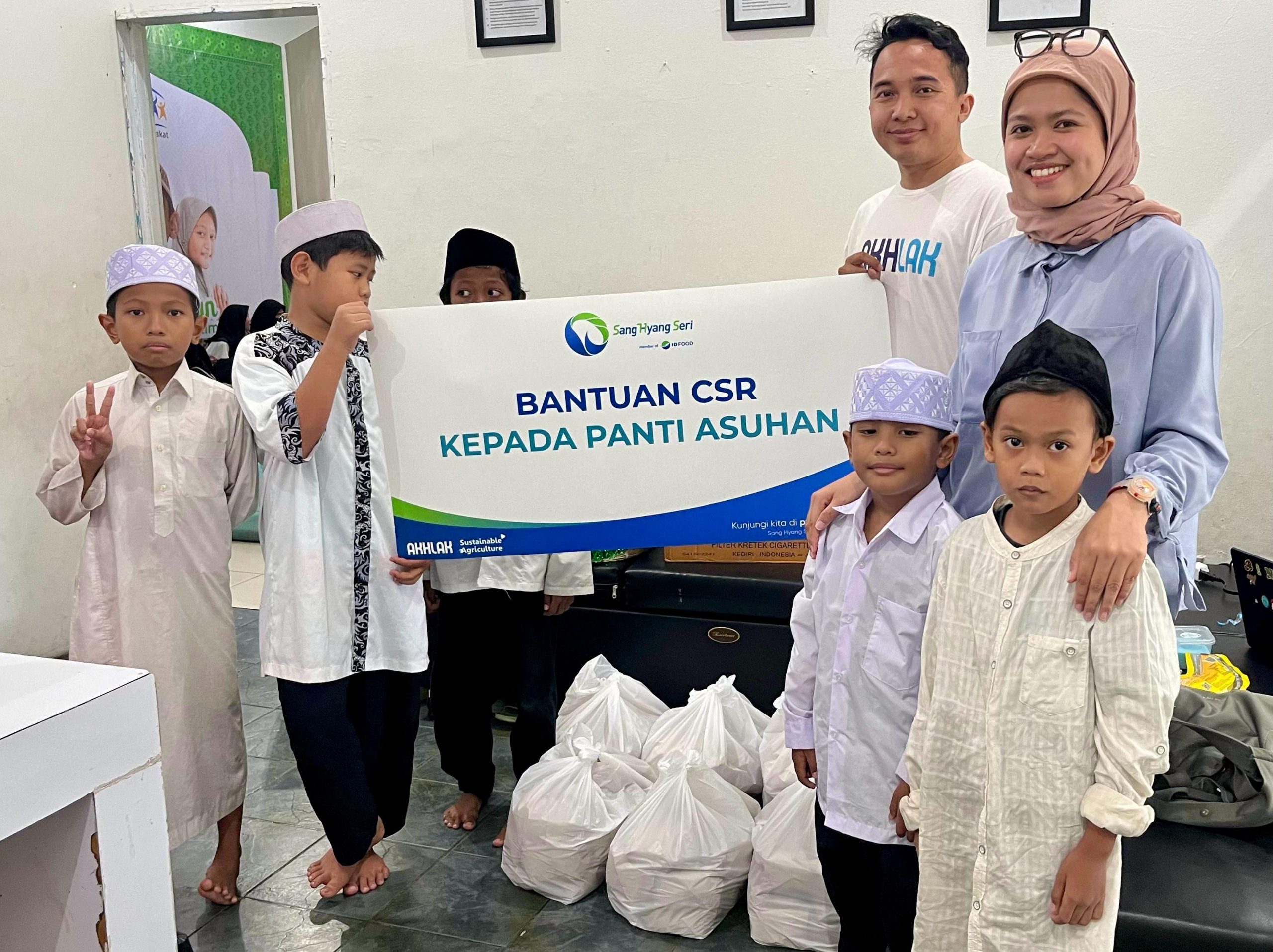PT Sang Hyang Seri Salurkan Bantuan CSR Untuk Panti Asuhan