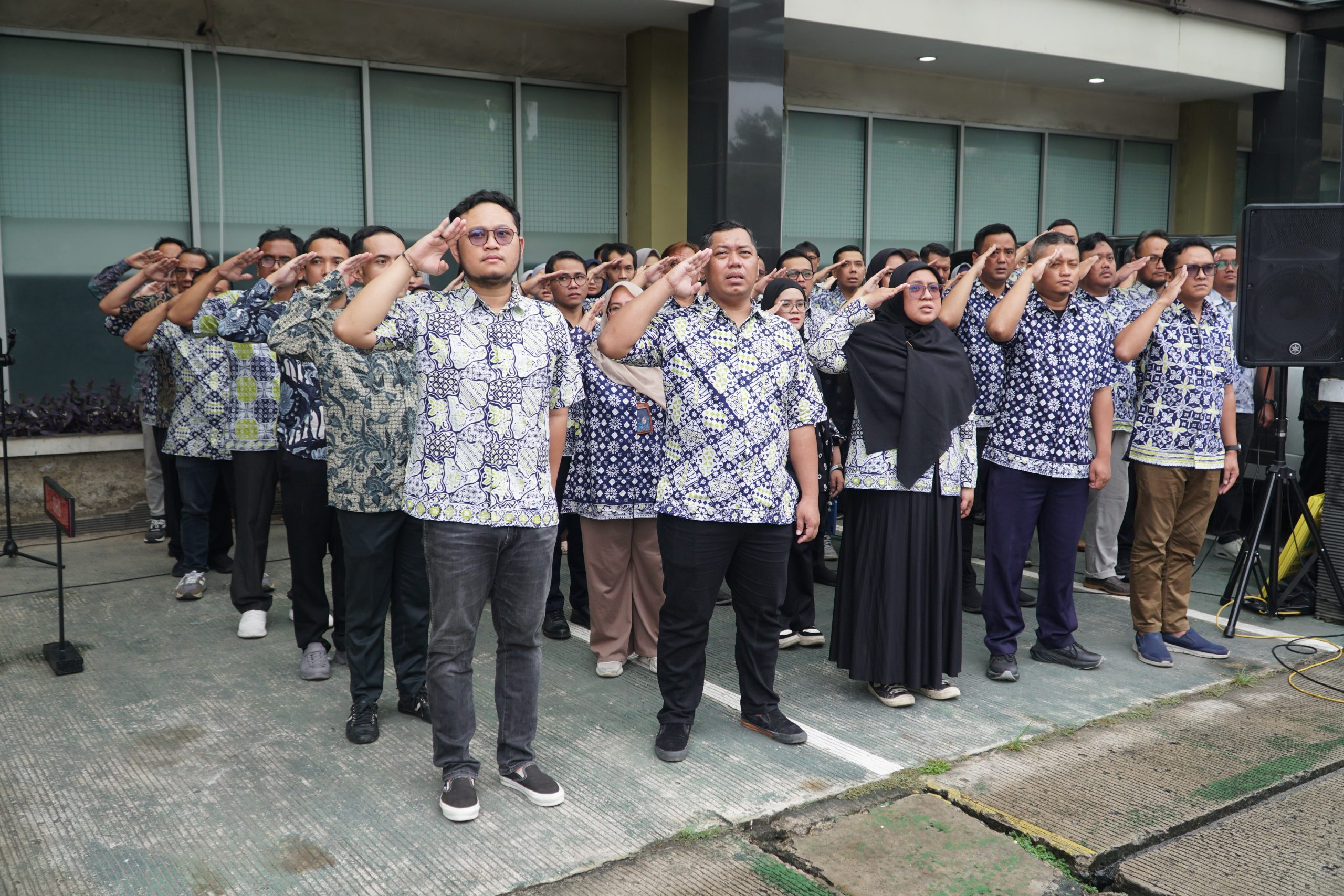 Semangat Pemuda untuk Ketahanan Pangan Nasional, PT Sang Hyang Seri dan PT Berdikari Gelar Upacara Hari Sumpah Pemuda 2025