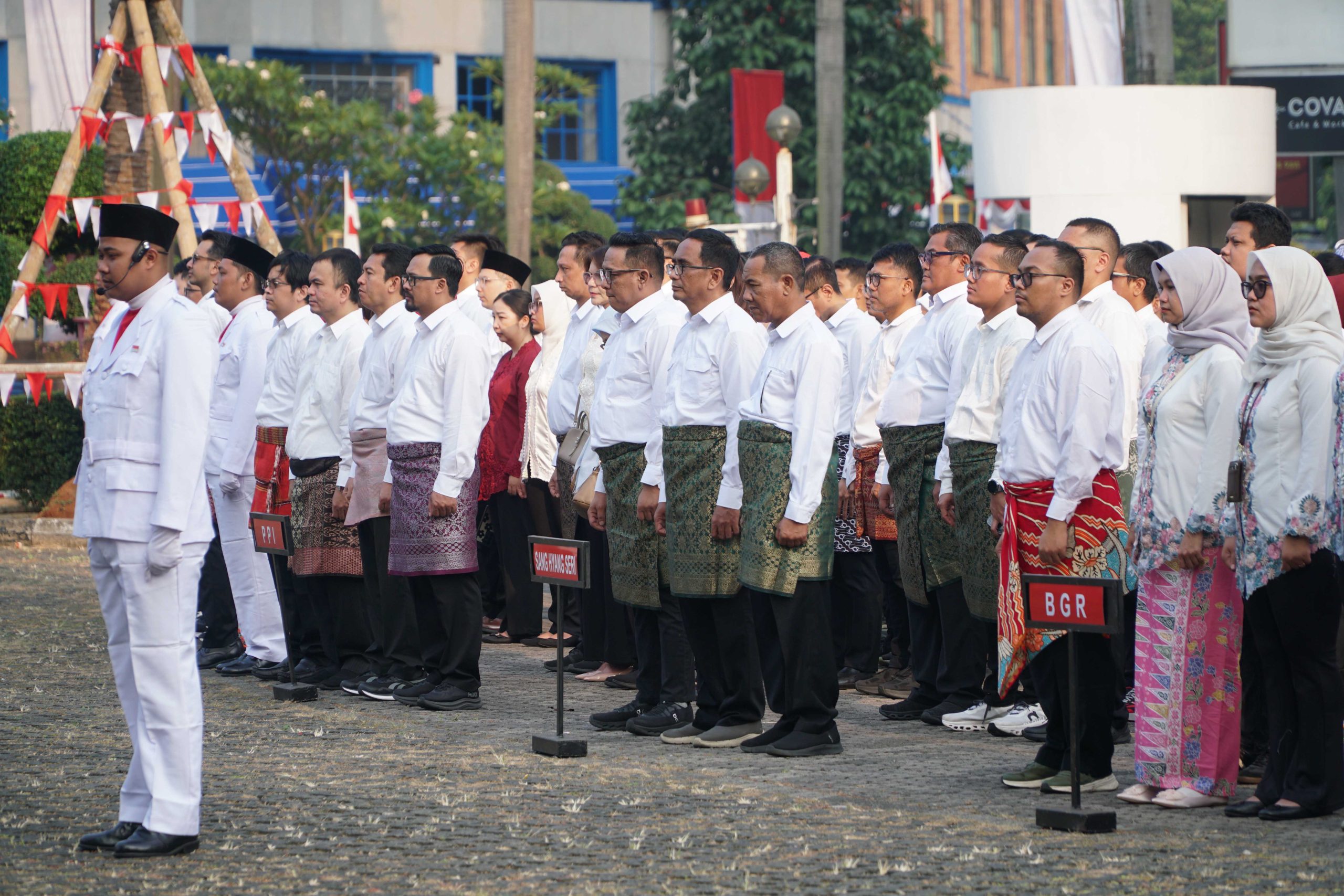 PT Sang Hyang Seri Meriahkan Perayaan HUT ke-81 RI Bersama Anak Perusahaan ID FOOD